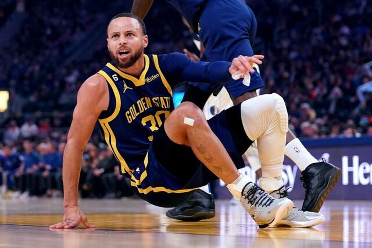 قانون عجیب: موبایل در NBA قدغن شد! قانون عجیب: موبایل در NBA قدغن شد!