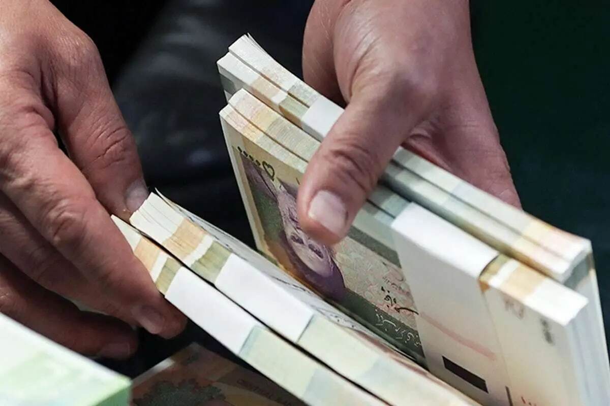 حقوق کارگران سالی ۲ بار افزایش یابد حقوق کارگران سالی ۲ بار افزایش یابد