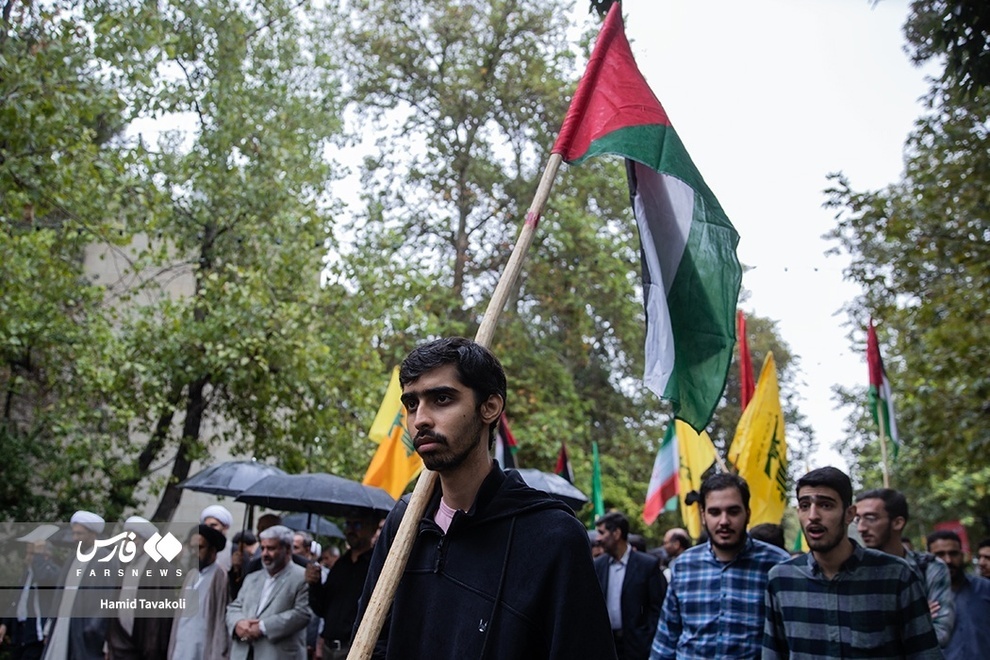 تجمع دانشجویان دانشگاه تهران در پی شهادت سیدحسن نصرالله + تصاویر