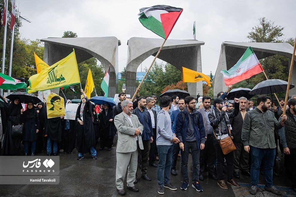تجمع دانشجویان دانشگاه تهران در پی شهادت سیدحسن نصرالله + تصاویر