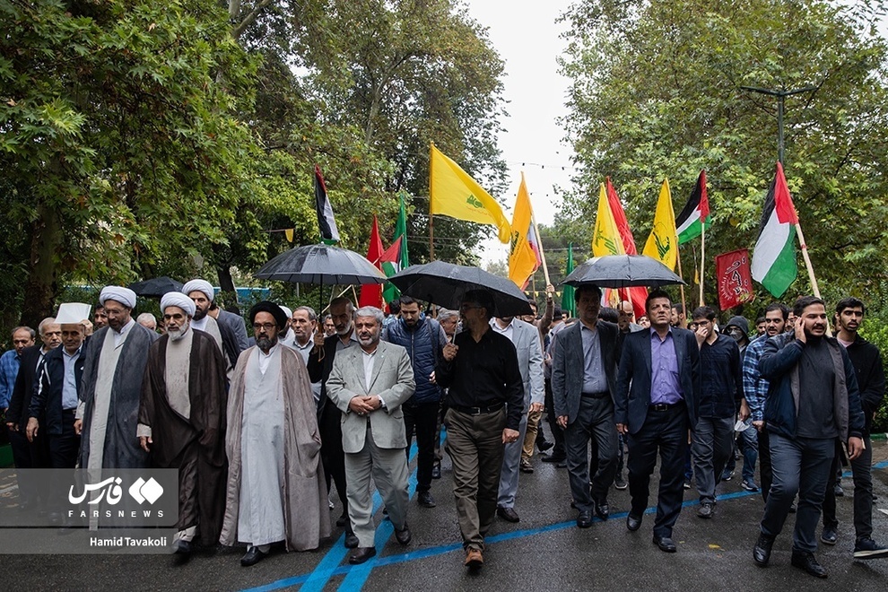 تجمع دانشجویان دانشگاه تهران در پی شهادت سیدحسن نصرالله + تصاویر