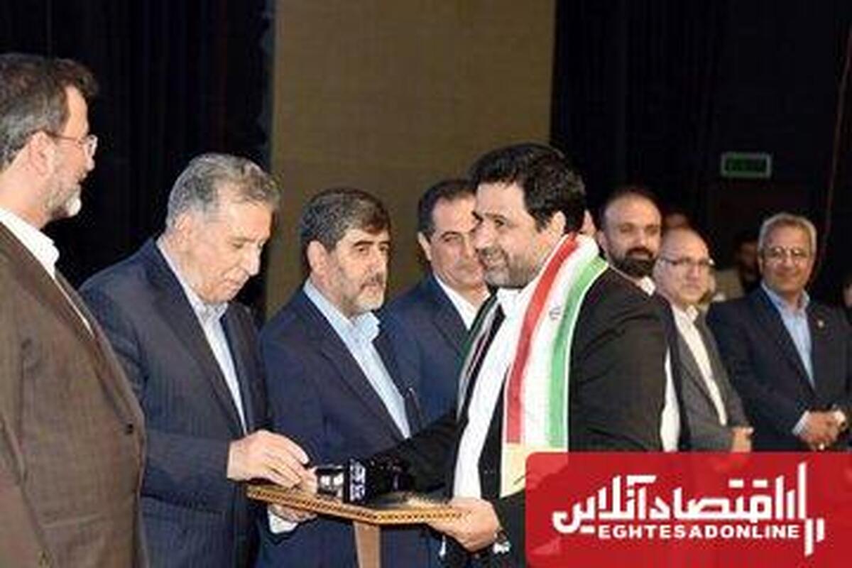 کسب عنوان واحد صنعتی نمونه آذربایجان شرقی توسط پتروشیمی تبریز کسب عنوان واحد صنعتی نمونه آذربایجان شرقی توسط پتروشیمی تبریز