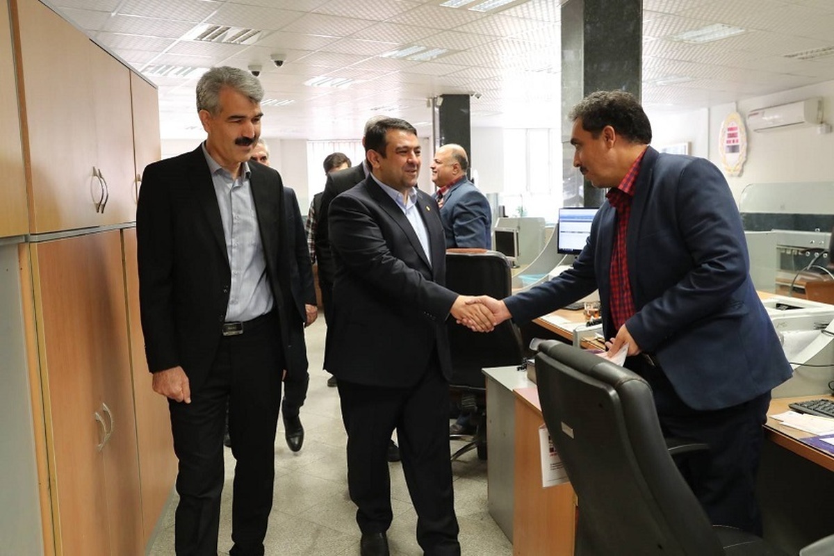 گام بلند بانک ملی ایران در حمایت از اشتغال، تولید و توسعه زیرساختها گام بلند بانک ملی ایران در حمایت از اشتغال، تولید و توسعه زیرساختها