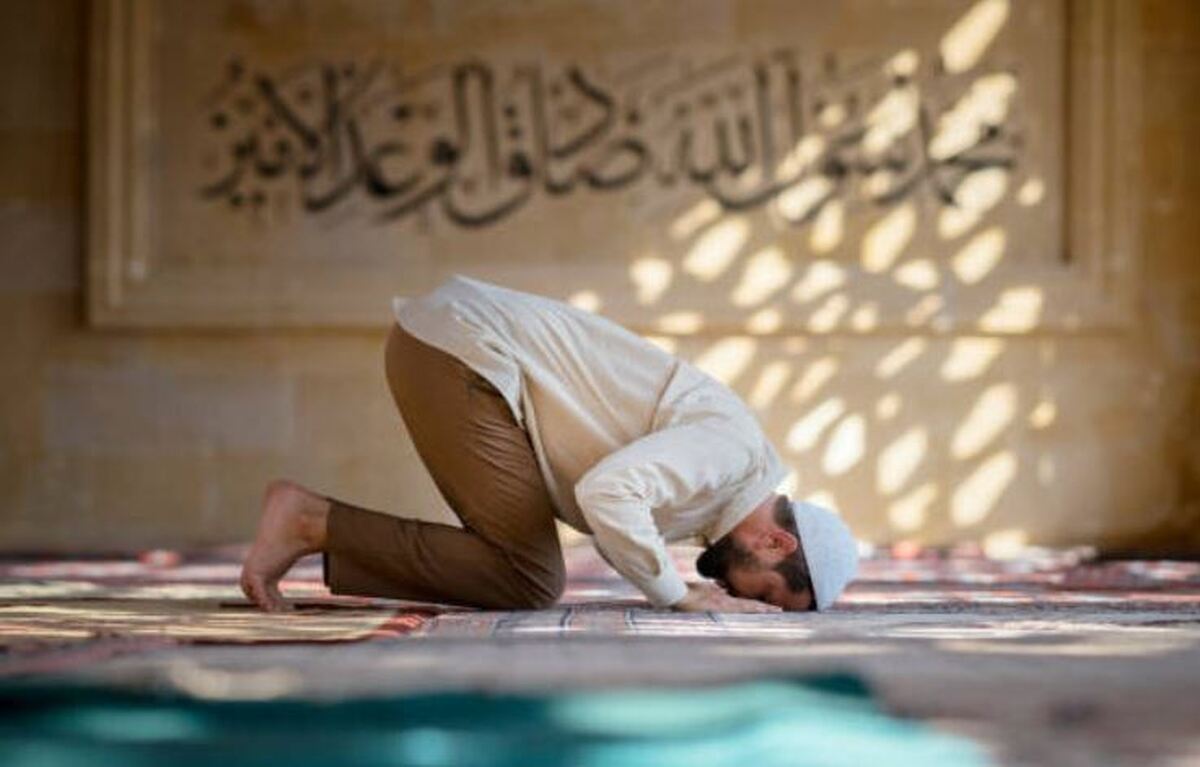 نماز اول ماه قمری را چگونه بخوانیم؟ نماز اول ماه قمری را چگونه بخوانیم؟
