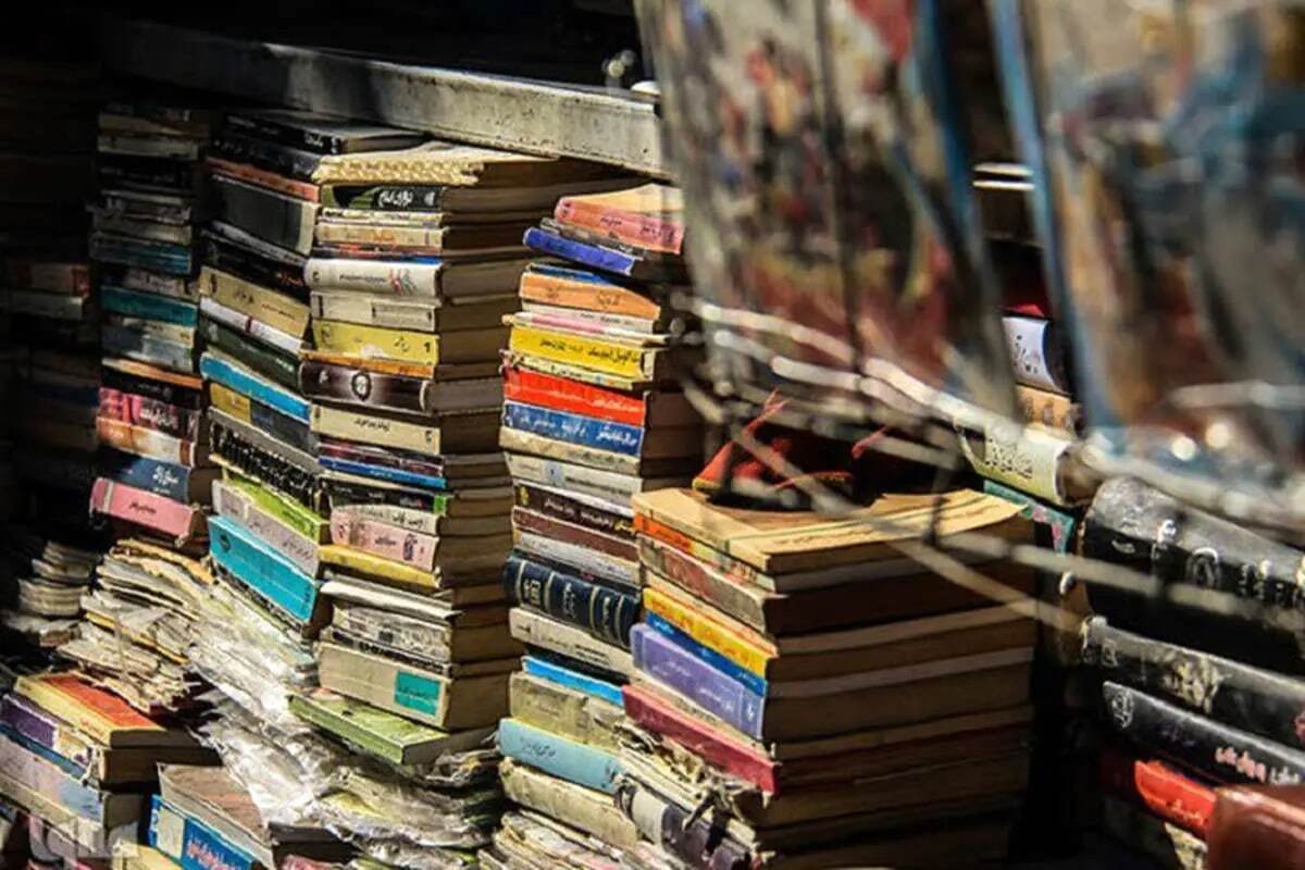 رانندهای که ماهی ۲ تا ۳ میلیون تومان کتاب میخرد + فیلم رانندهای که ماهی ۲ تا ۳ میلیون تومان کتاب میخرد + فیلم