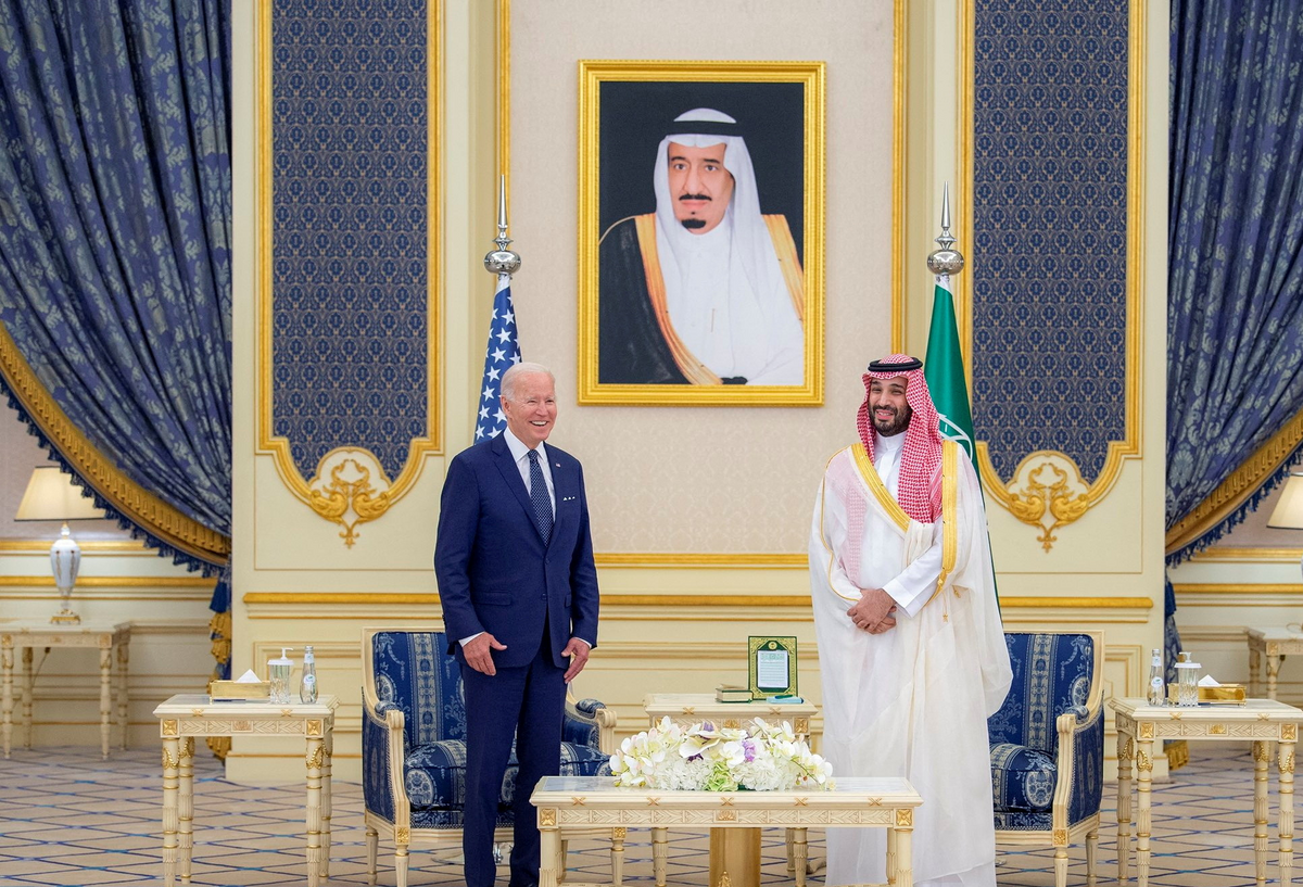 روایت بلومبرگ از پیام آمریکا به بن سلمان: حاضریم در صورت حمله ایران و متحدانش، از سعودی محافظت کنیم روایت بلومبرگ از پیام آمریکا به بن سلمان: حاضریم در صورت حمله ایران و متحدانش، از سعودی محافظت کنیم