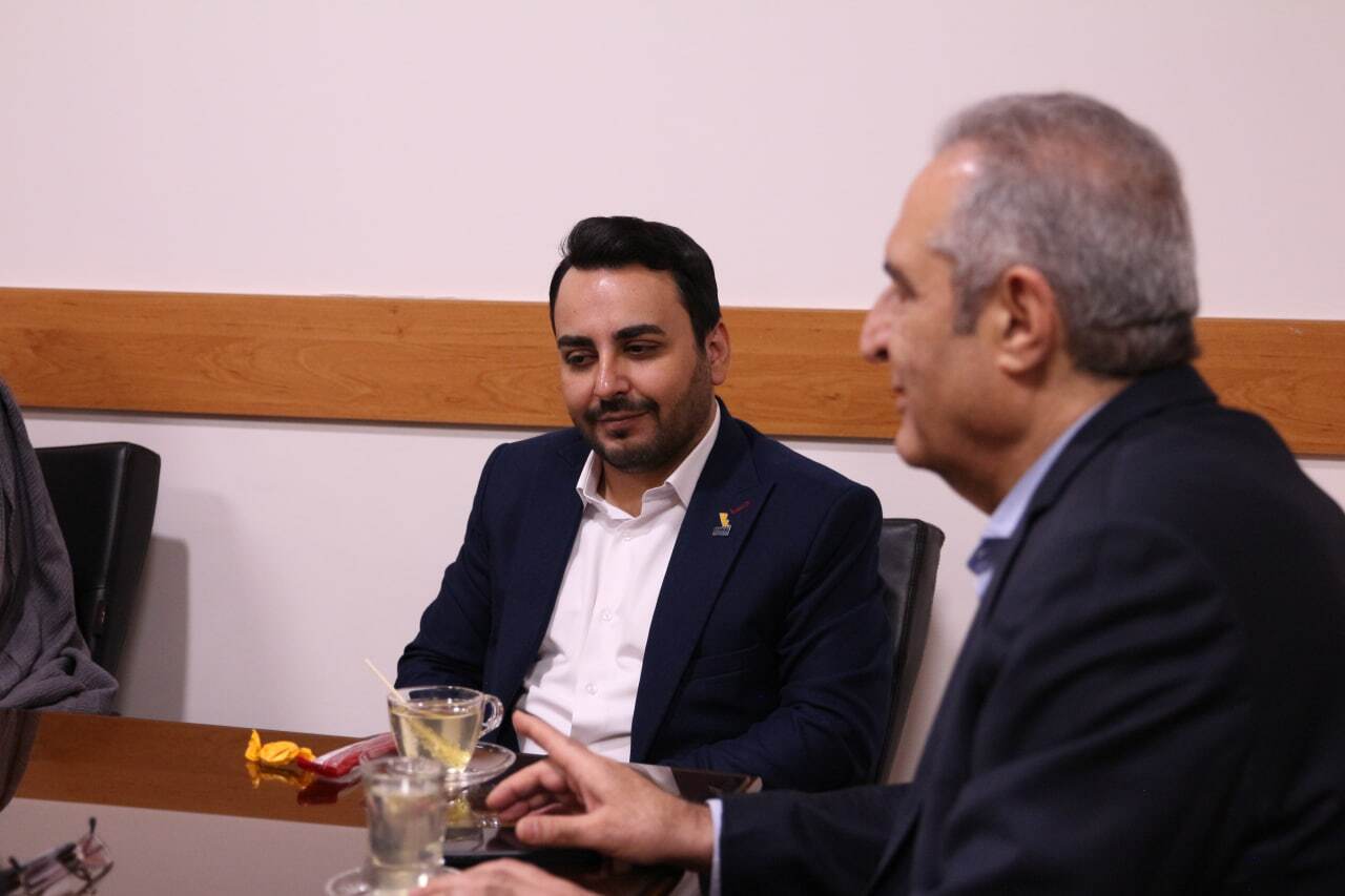 دانشگاه خاتم و اینوستوران برای توسعه فعالیت‌های علمی و پژوهشی همکاری می‌کنند