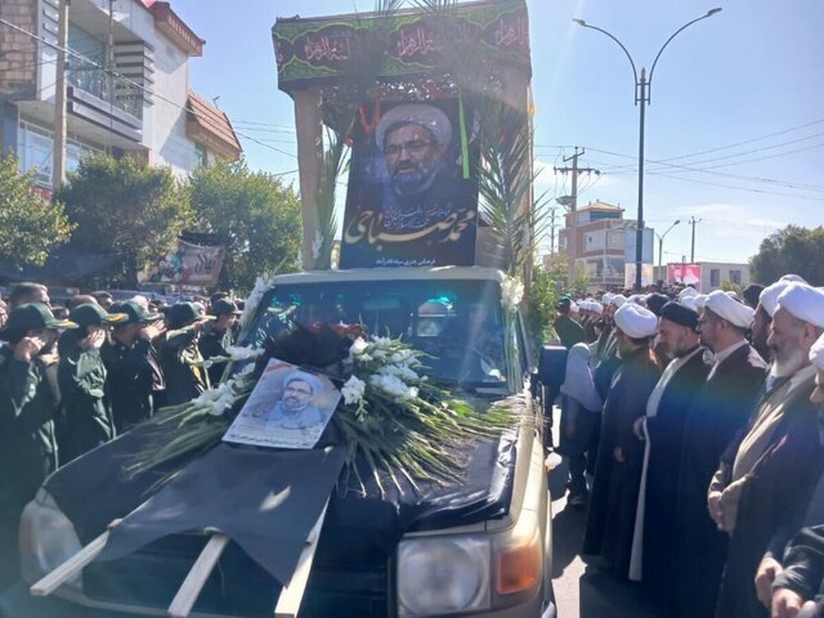 پیکر امام جمعه شهید کازرون در زادگاهش آرام گرفت + فیلم پیکر امام جمعه شهید کازرون در زادگاهش آرام گرفت + فیلم