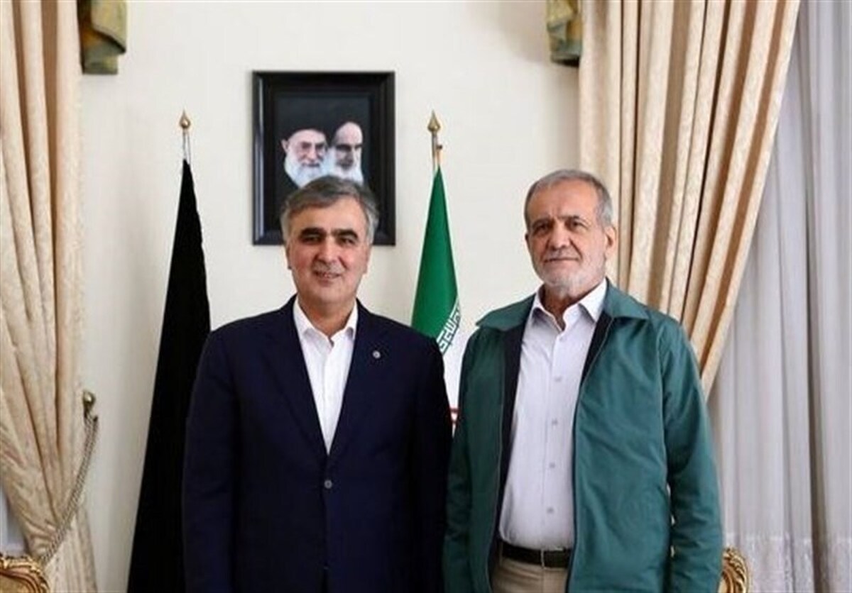 محمدرضا فرزین با حکم مسعود پزشکیان به سمت رئیس کل بانک مرکزی منصوب شد محمدرضا فرزین با حکم مسعود پزشکیان به سمت رئیس کل بانک مرکزی منصوب شد