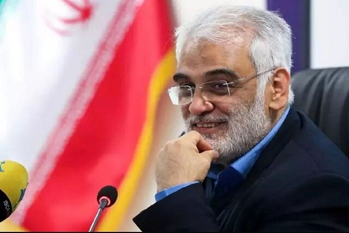 واکنش رئیس دانشگاه آزاد به ماجرای دختر علوم تحقیقات/ این دانشجو چهار دقیقه برهنه در معرض دید بوده است واکنش رئیس دانشگاه آزاد به ماجرای دختر علوم تحقیقات/ این دانشجو چهار دقیقه برهنه در معرض دید بوده است