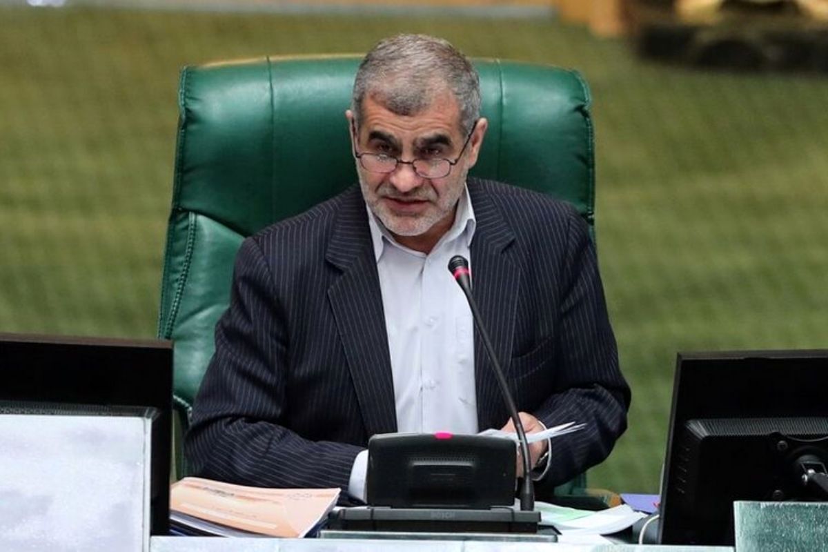 مجلس مجوز افزایش قیمت بنزین به دولت نمیدهد/ رئیس جمهور و اعضای دولت با اعصاب مردم بازی نکنند مجلس مجوز افزایش قیمت بنزین به دولت نمیدهد/ رئیس جمهور و اعضای دولت با اعصاب مردم بازی نکنند