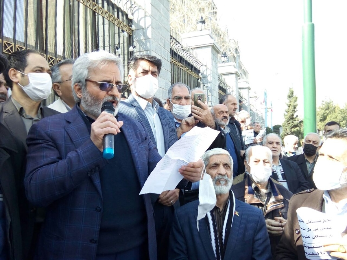 تجمع اعتراضی بازنشستگان / تاخیر ۱۵ ماهه در واریز پاداش پایان خدمت! تجمع اعتراضی بازنشستگان / تاخیر ۱۵ ماهه در واریز پاداش پایان خدمت!