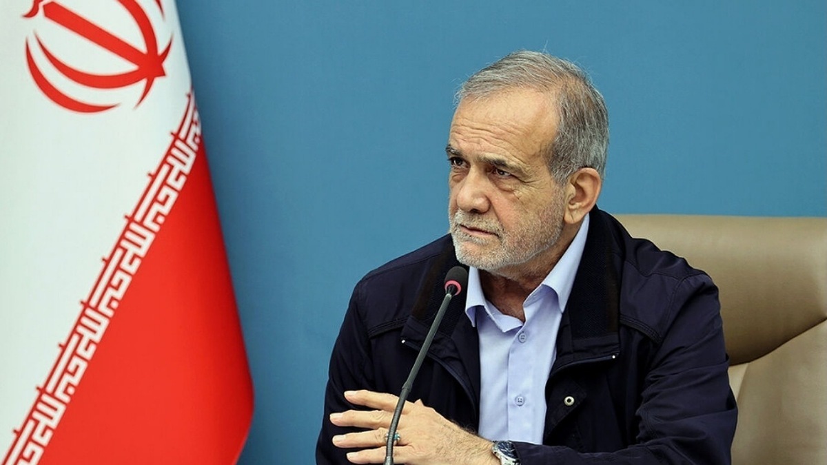 پزشکیان: برخورد سلیقهای با قانون مردم را از دین دلزده میکند پزشکیان: برخورد سلیقهای با قانون مردم را از دین دلزده میکند