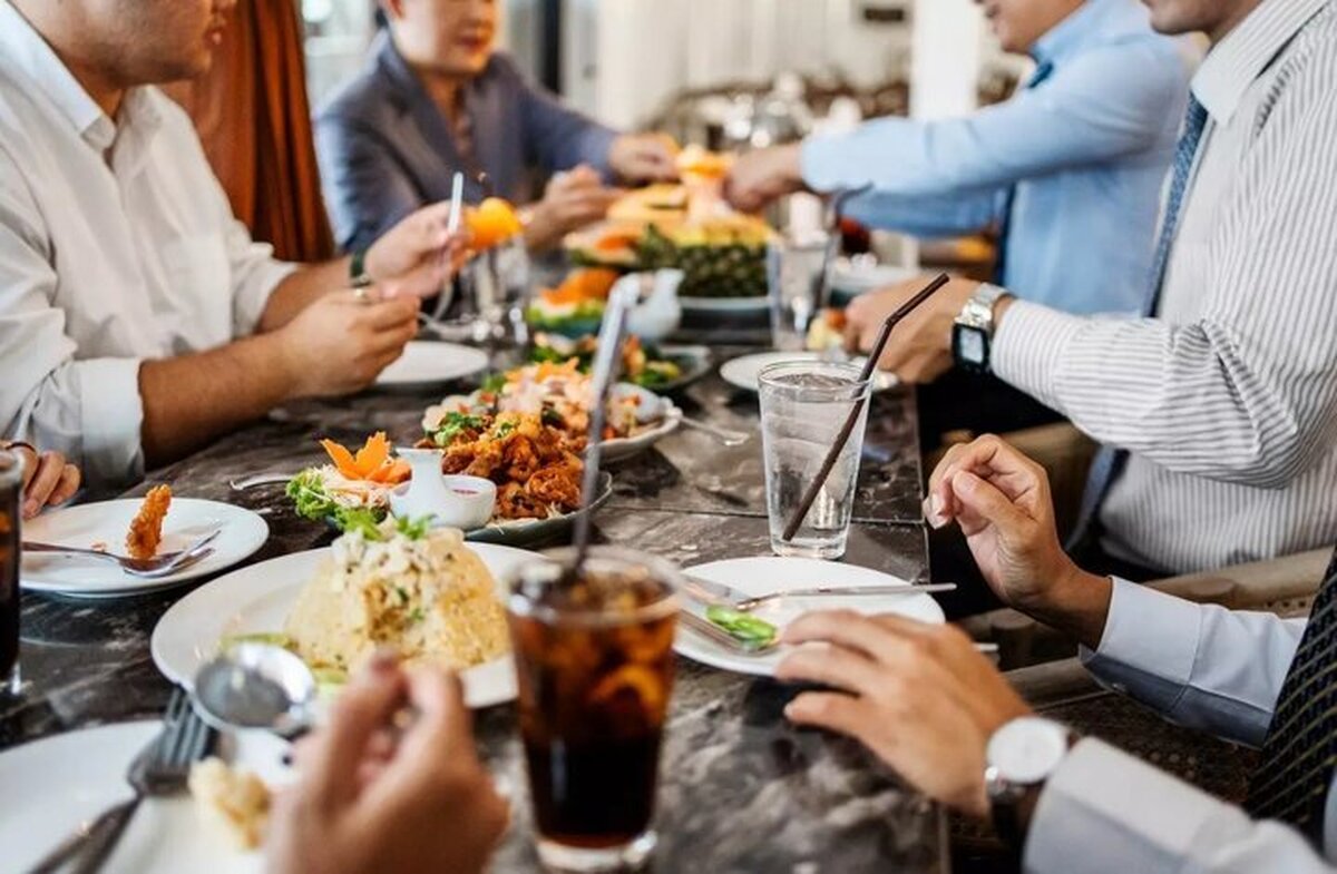 نکات تشخیص سرطان در هنگام غذا خوردن نکات تشخیص سرطان در هنگام غذا خوردن