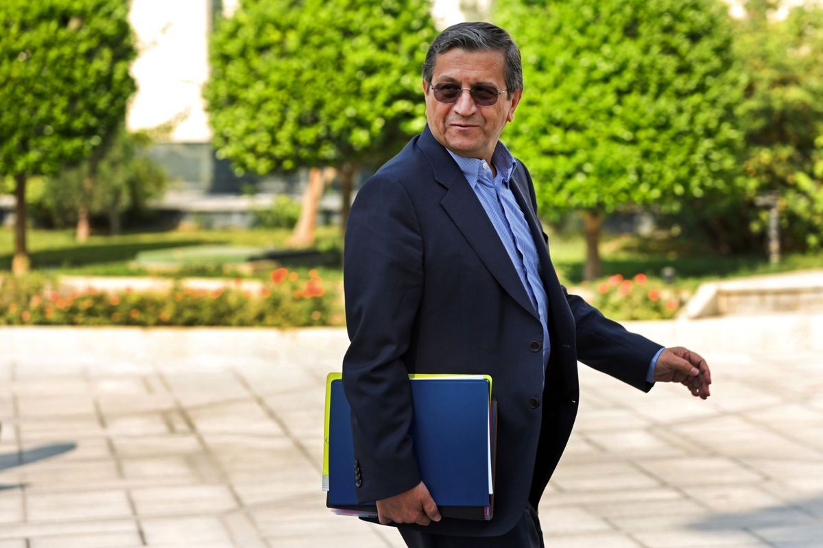 همتی: ذات ارز دیجیتال فرار کردن از محدودیتهاست همتی: ذات ارز دیجیتال فرار کردن از محدودیتهاست