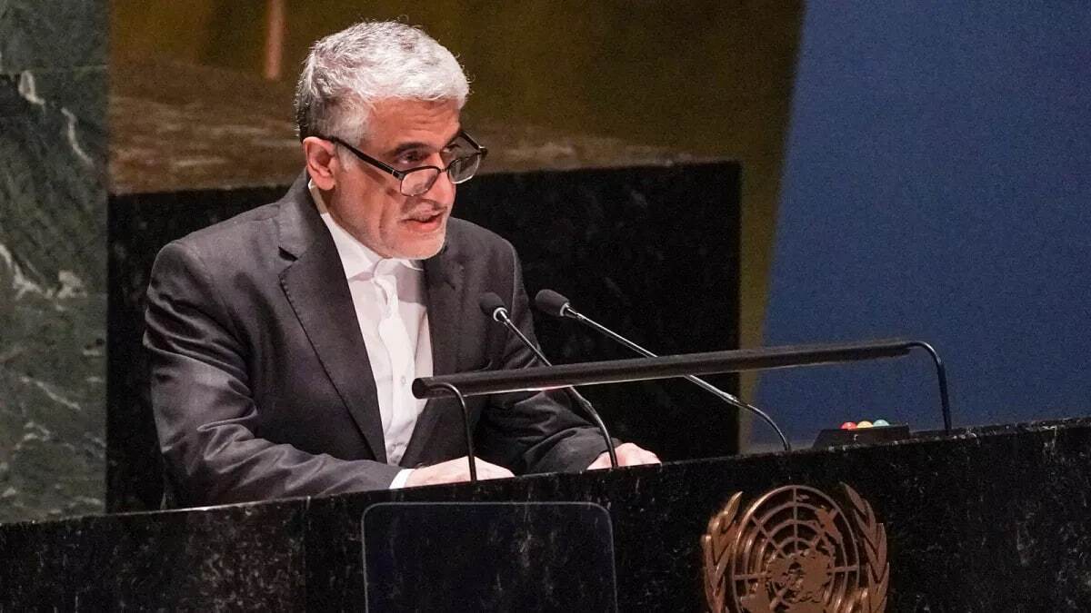 ایران به شورای امنیت نامه زد؛ ادعای عدم پایبندی تهران به تعهداتش از سوی تروئیکا، غیرصادقانه و ریاکارانه است ایران به شورای امنیت نامه زد؛ ادعای عدم پایبندی تهران به تعهداتش از سوی تروئیکا، غیرصادقانه و ریاکارانه است