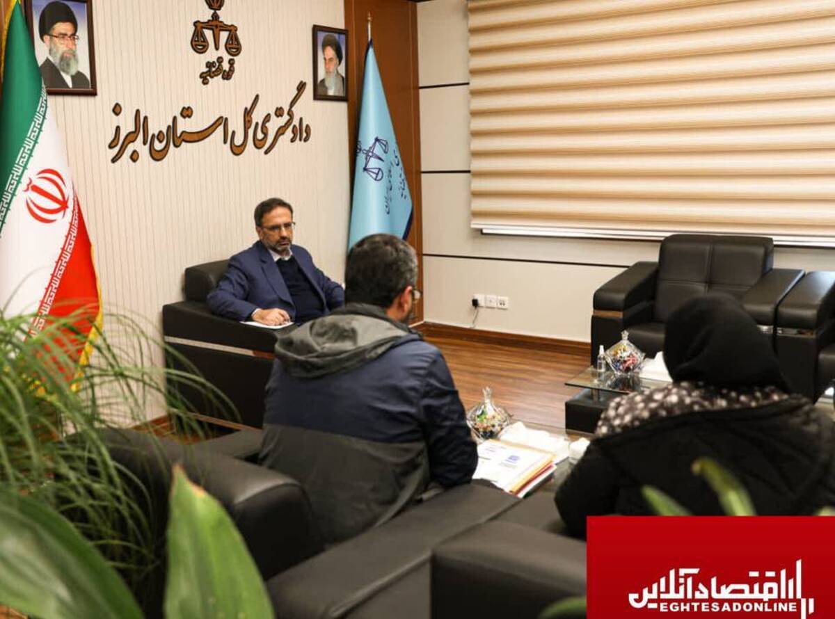 رسیدگی به درخواستهای حقوقی و قضایی ۹۱۶ نفر از مراجعان در دیدار مردمی رسیدگی به درخواستهای حقوقی و قضایی ۹۱۶ نفر از مراجعان در دیدار مردمی