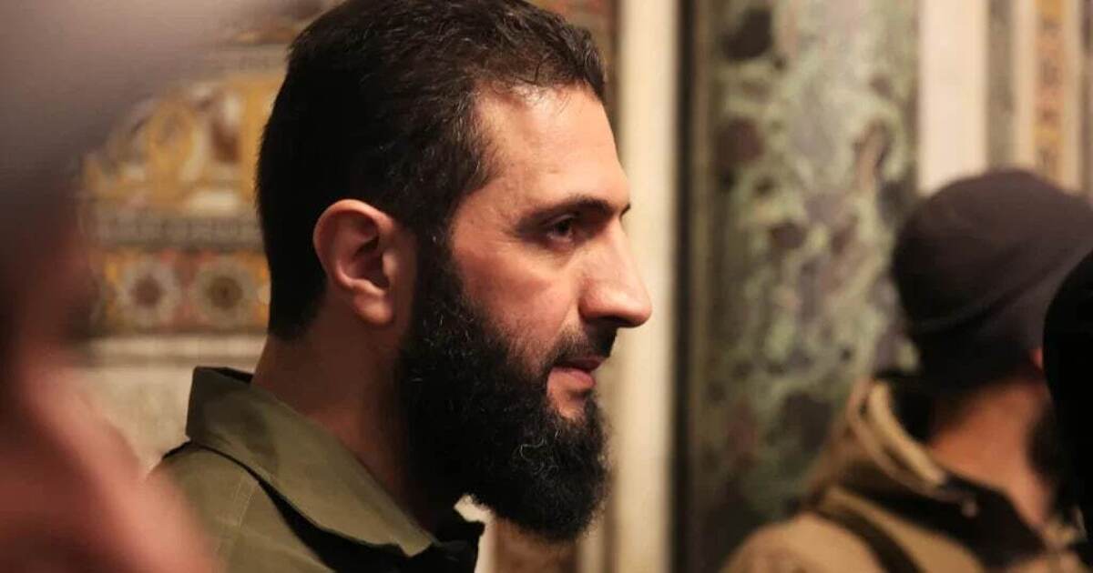 الجولانی: از این پس خدمت سربازی اجباری نخواهد بود / افزایش ۴۰۰ درصدی حقوقها در حال بررسی است الجولانی: از این پس خدمت سربازی اجباری نخواهد بود / افزایش ۴۰۰ درصدی حقوقها در حال بررسی است