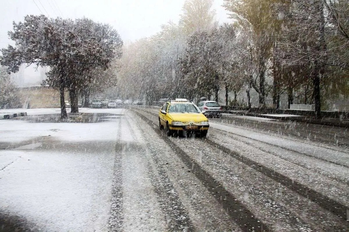 یخبندان و بارش برف در تهران یخبندان و بارش برف در تهران