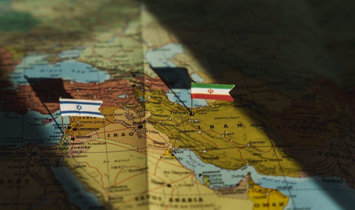 هشدار نشریه آمریکایی در خصوص تبعات حمله به ایران / آمریکا و اسرائیل بدانند ایران، عراق نیست هشدار نشریه آمریکایی در خصوص تبعات حمله به ایران / آمریکا و اسرائیل بدانند ایران، عراق نیست