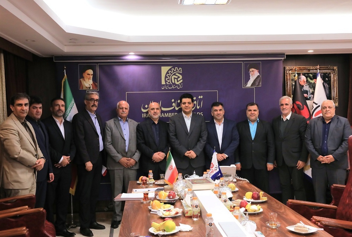 آغاز به کار ترکیب جدید هیات رئیسه دور هشتم اتاق اصناف ایران آغاز به کار ترکیب جدید هیات رئیسه دور هشتم اتاق اصناف ایران