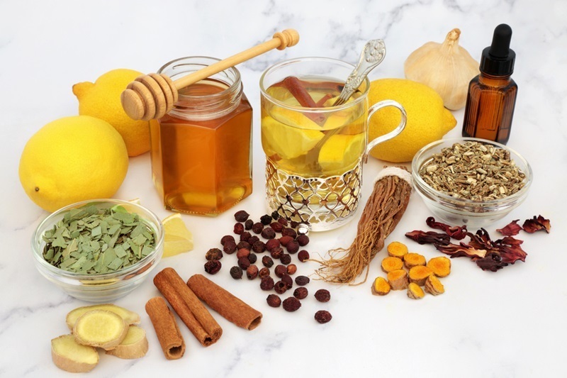چه چیز‌هایی واقعاً برای درمان سرماخوردگی مفید هستند؟ + لیست