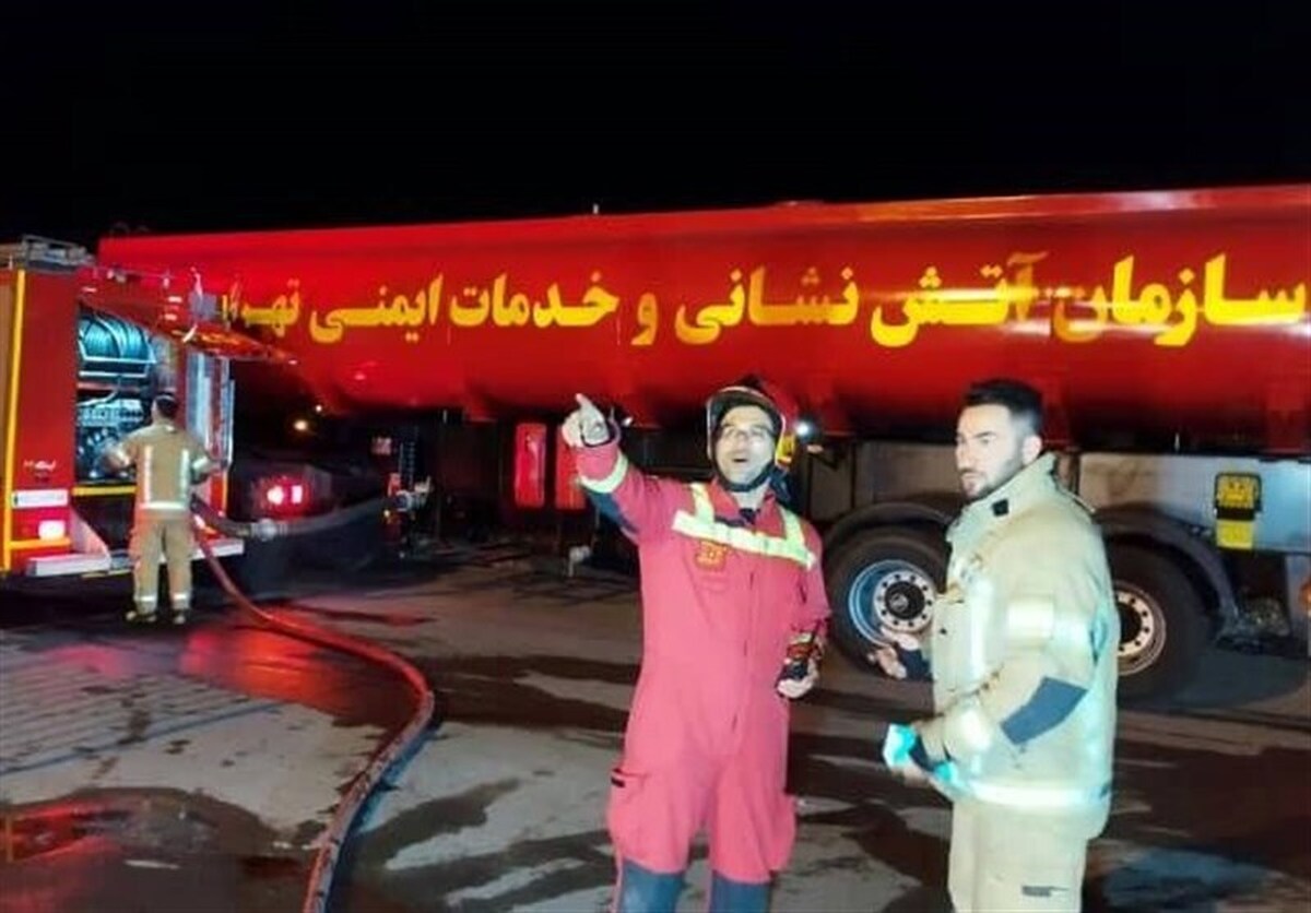 آتشسوزی در دو سوله مجاور در جاده خاوران آتشسوزی در دو سوله مجاور در جاده خاوران