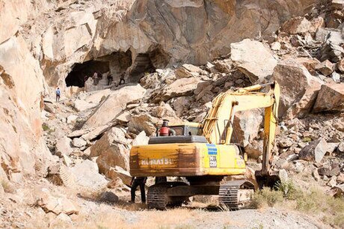 ۸۲ درصد از پهنای معدنی خراسان جنوبی بلوکه شده است ۸۲ درصد از پهنای معدنی خراسان جنوبی بلوکه شده است