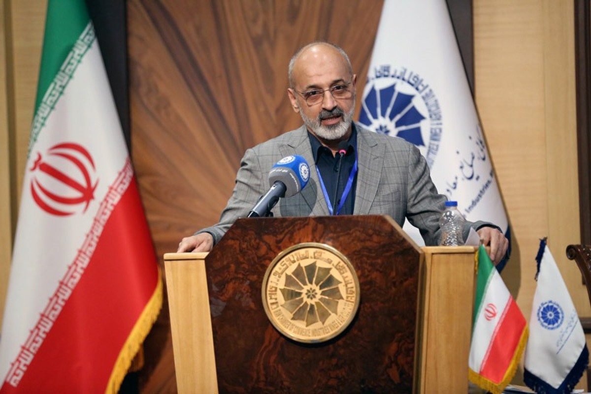 رشد ۱۳ درصدی بخش معدن با واقعیتهای اقتصاد ایران همخوانی ندارد رشد ۱۳ درصدی بخش معدن با واقعیتهای اقتصاد ایران همخوانی ندارد
