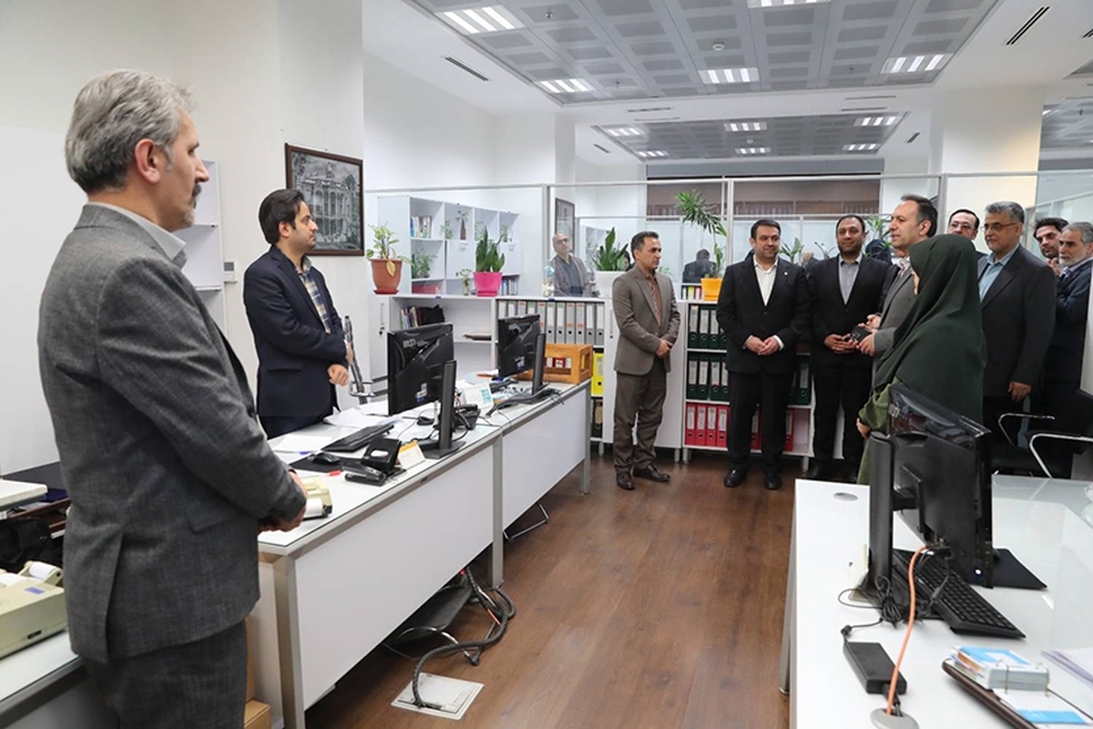 تاکید مدیرعامل بانک ملی ایران بر هم افزایی همکاران در راستای تحقق اهداف بانک تاکید مدیرعامل بانک ملی ایران بر هم افزایی همکاران در راستای تحقق اهداف بانک