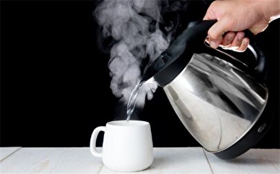 با فواید نوشیدن آب داغ آشنا شوید