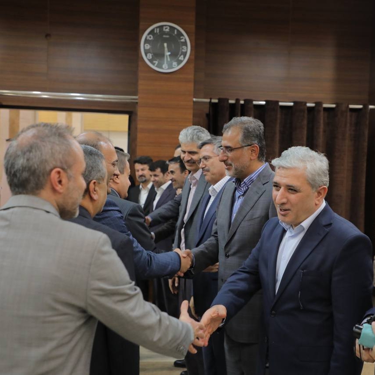 دیدار نوروزی کارکنان و مدیران گروه مالی اقتصادنوین با مدیرعامل و هیئت مدیره بانک دیدار نوروزی کارکنان و مدیران گروه مالی اقتصادنوین با مدیرعامل و هیئت مدیره بانک