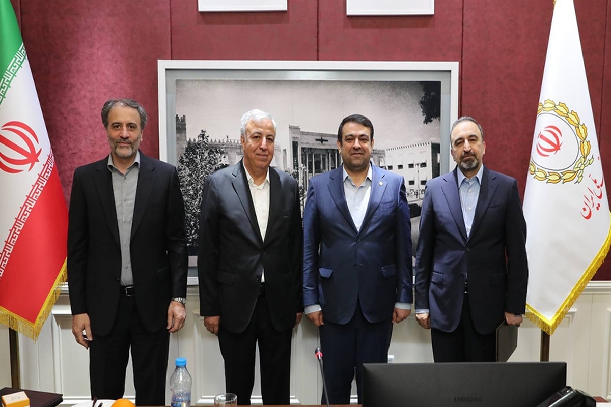 قائم مقام مدیرعامل و رئیس هیات مدیره بانک ملی ایران معرفی شدند قائم مقام مدیرعامل و رئیس هیات مدیره بانک ملی ایران معرفی شدند