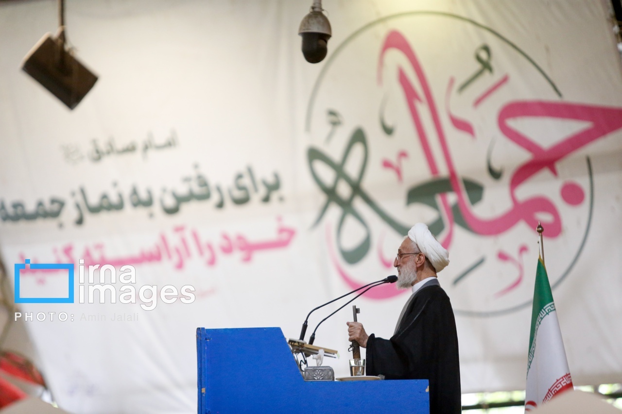 کاظم صدیقی دست به اسلحه شد + عکس