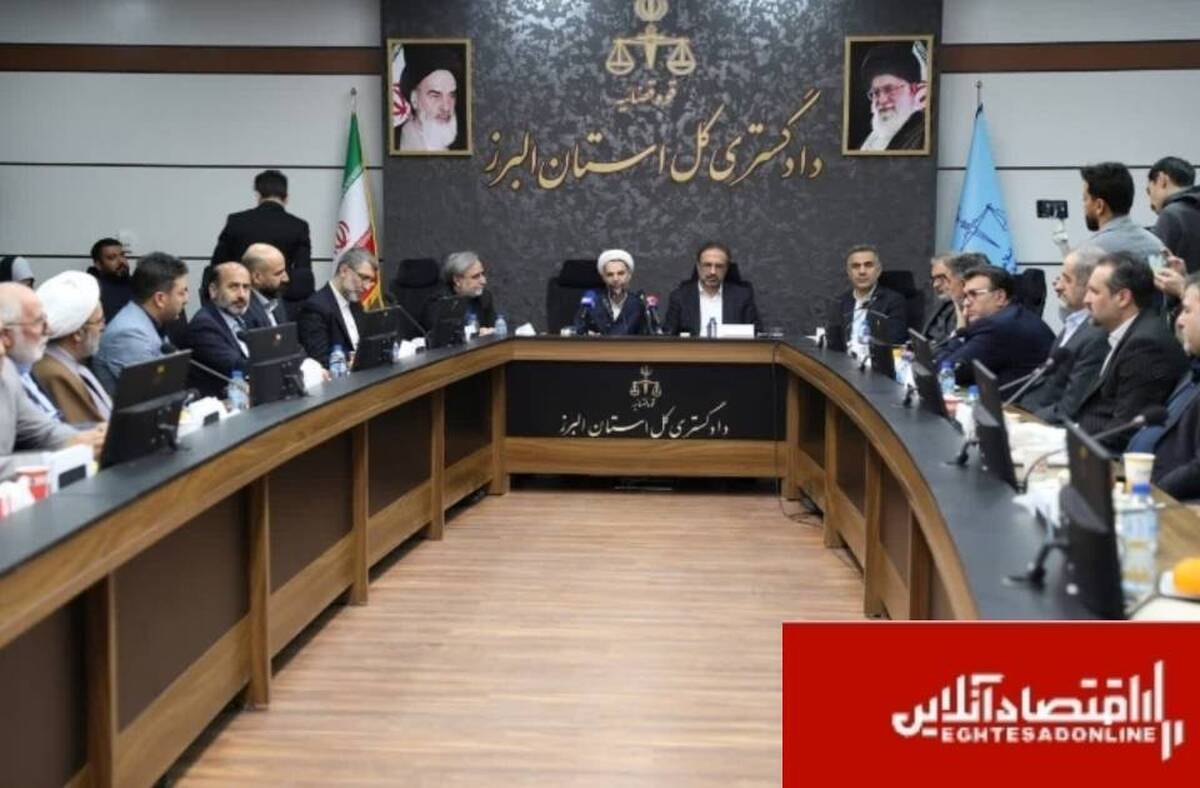 راهاندازی «دادگاههای صلح» یکی از اقدامات بزرگ دستگاه قضا در سال گذشته بود راهاندازی «دادگاههای صلح» یکی از اقدامات بزرگ دستگاه قضا در سال گذشته بود