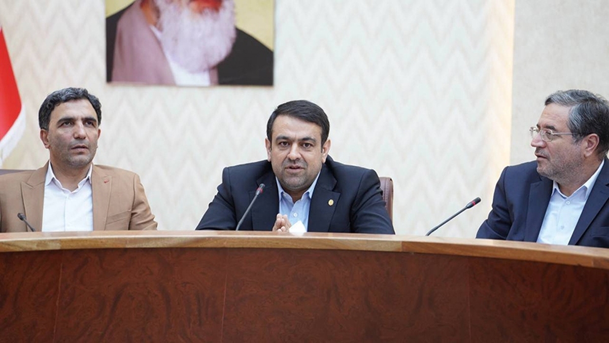 مدیرعامل بانک ملی ایران در ارومیه: با آسیبشناسی و تزریق نقدینگی محدود، مشکلات صنایع قابلحل است مدیرعامل بانک ملی ایران در ارومیه: با آسیبشناسی و تزریق نقدینگی محدود، مشکلات صنایع قابلحل است