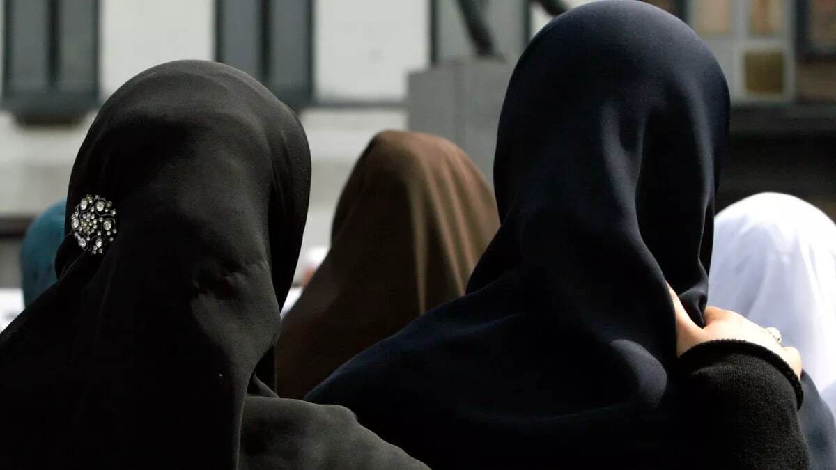 حجاب در این کشور ممنوع می‌شود + فیلم