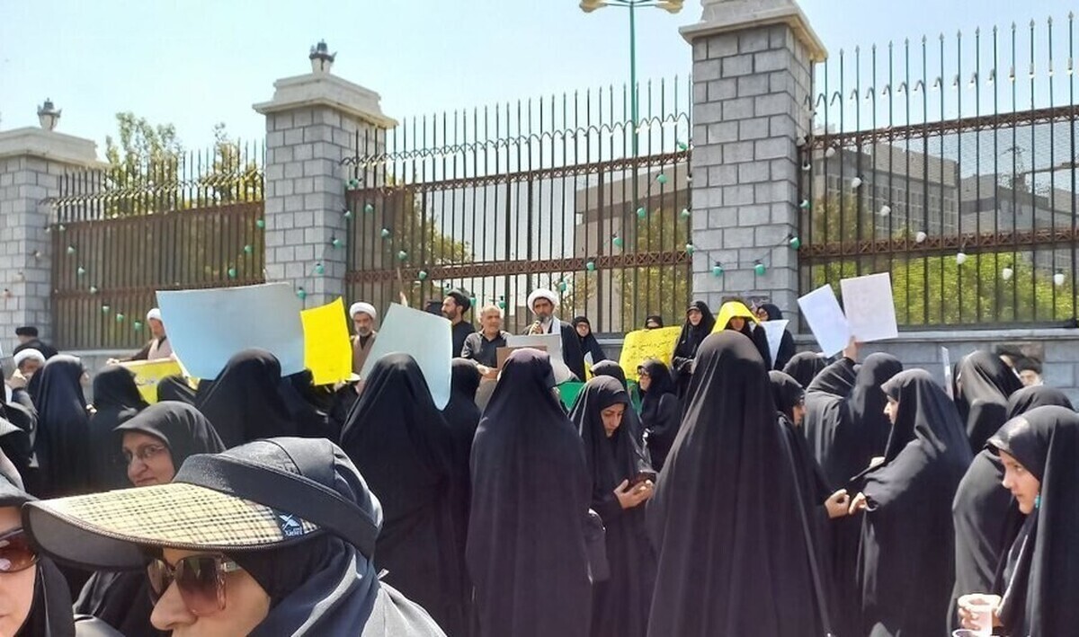 برخورد پلیس با تحصن حامیان حجاب اجباری