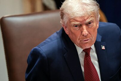 تصاویر دست ترامپ جنجال‌ساز شد/ حدس‌وگمان‌ها درباره سلامتی او