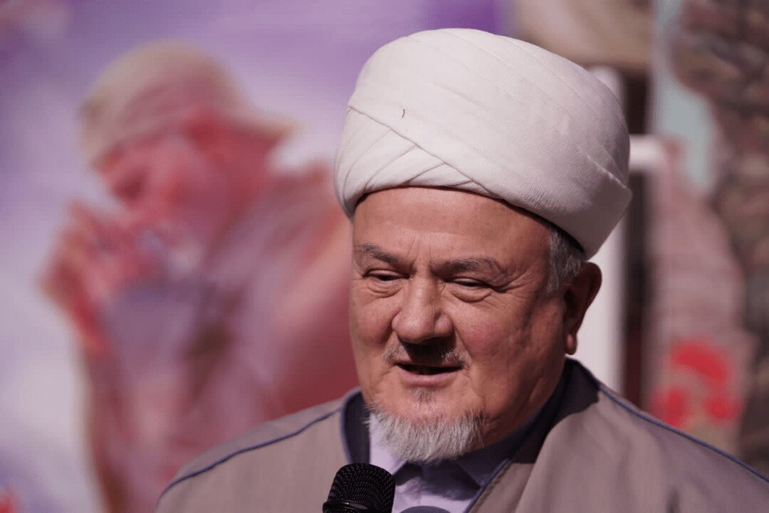 حضور زائران روسی بر سر مزار سردار سلیمانی + عکس