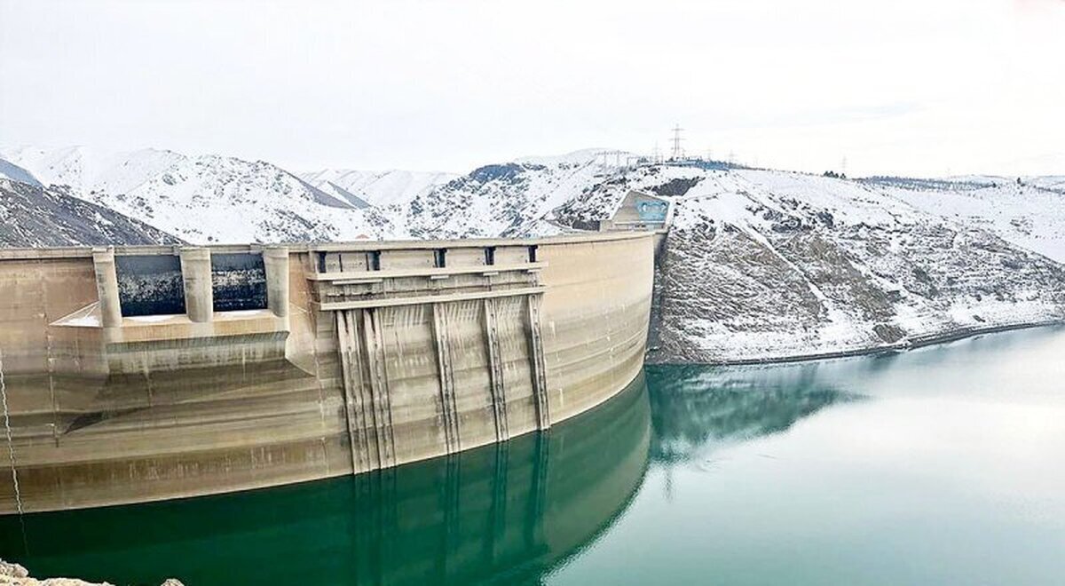 تصاویر تازه از دریاچه یخ‌زده سد زاینده‌رود+ فیلم