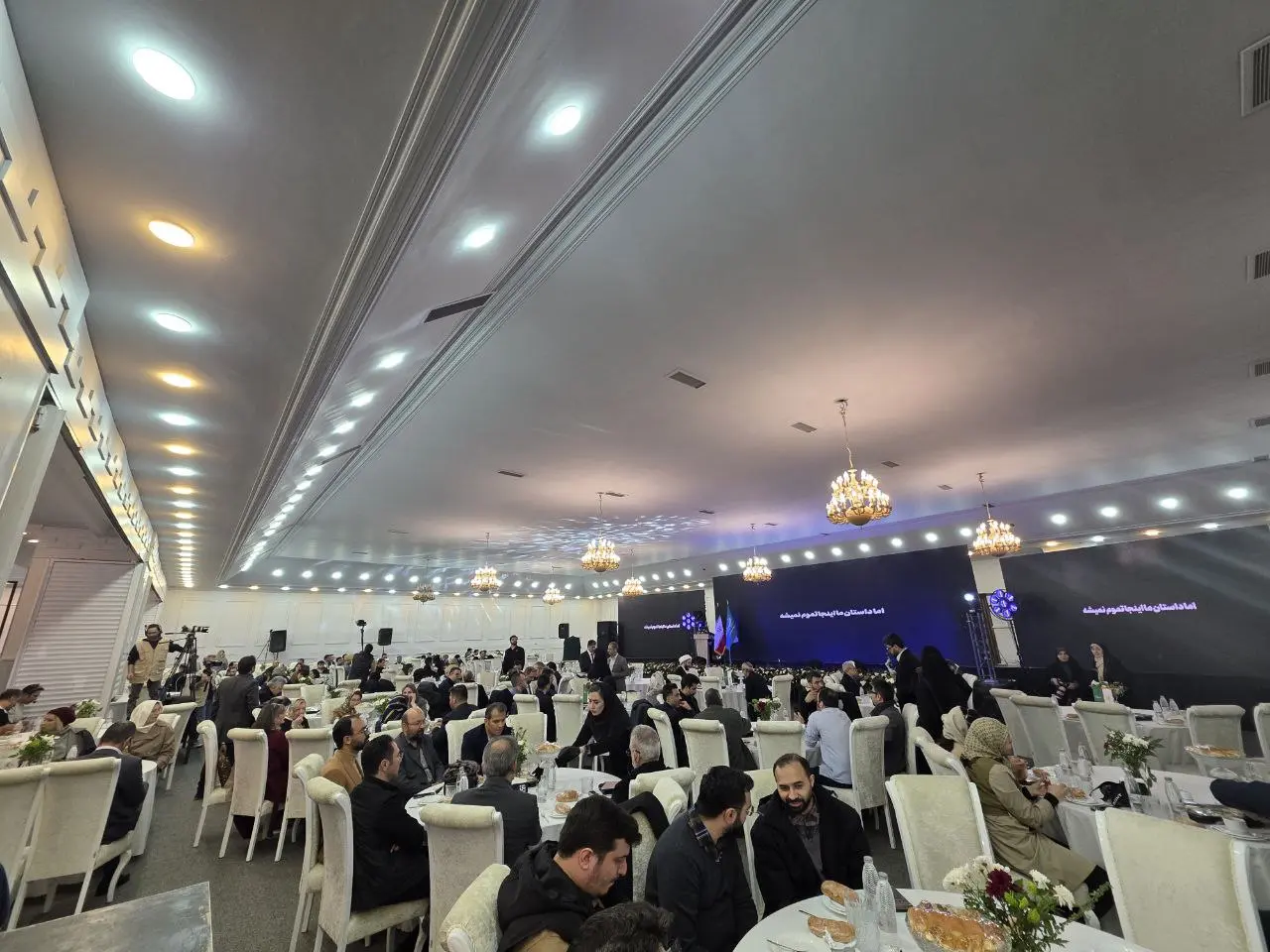 جشن ۱۰ سالگی خبرفوری؛ عبور هلدینگ رسانه‌ای از مرز ۷۰ میلیون مخاطب