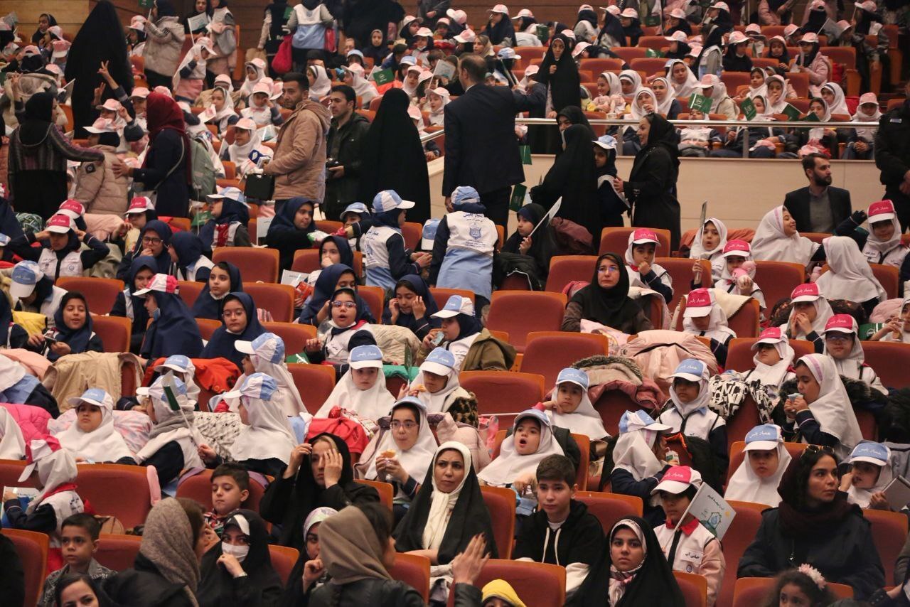 تقدیر از برگزیدگان پویش سراسری «آب را بیمه کنیم»