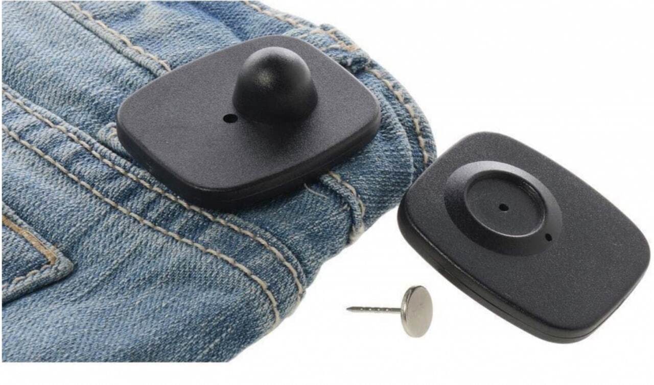 تگ لباس چیست؟ تگ لباس چیست؟