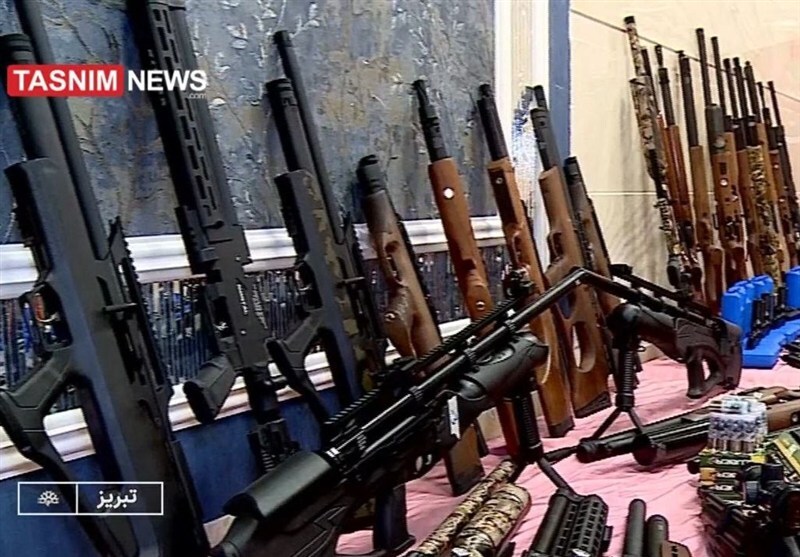 کشف ۲۲۰ قبضه سلاح جنگی در تبریز کشف ۲۲۰ قبضه سلاح جنگی در تبریز