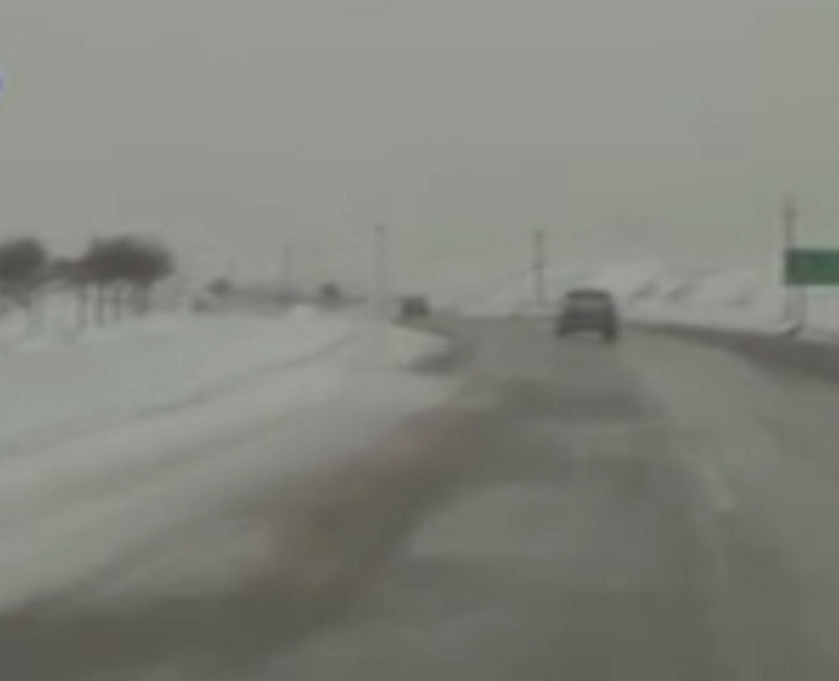 برف و کولاک در گردنه اسدآباد همدان + فیلم