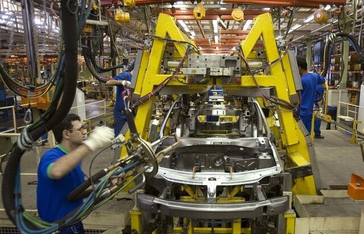 افزایش قیمت غیرمنطقی خودروهای داخلی / بازار خودرو در آستانه انفجار قرار گرفت