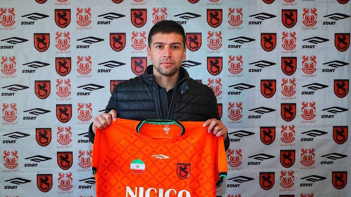 سعید مهری نارنجی‌پوش شد