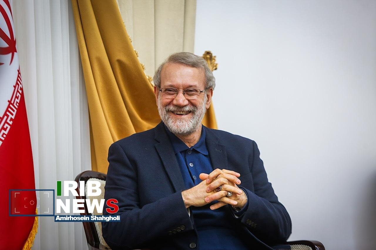 ژست متفاوت علی لاریجانی در یک دیدار رسمی + عکس ژست متفاوت علی لاریجانی در یک دیدار رسمی + عکس