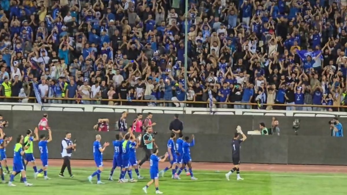 جشن صعود استقلالی‌ها پس از دیدار با المحرق+ فیلم